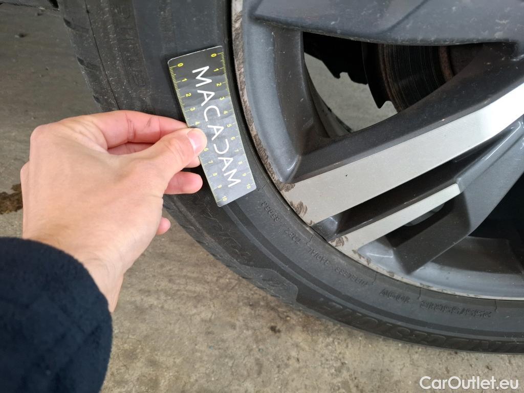  Peugeot  5008  Allure Pack 1.5 HDi 130CV BVA8 7 Sieges E6d #12