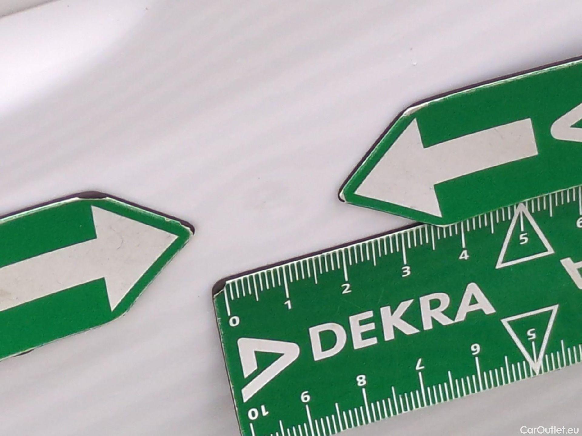  Toyota  Yaris Cross TOYOTA  Hybride / 2021 / 5P / SUV 1.5 HYBRID 116H DYNAMIC AUTO #2