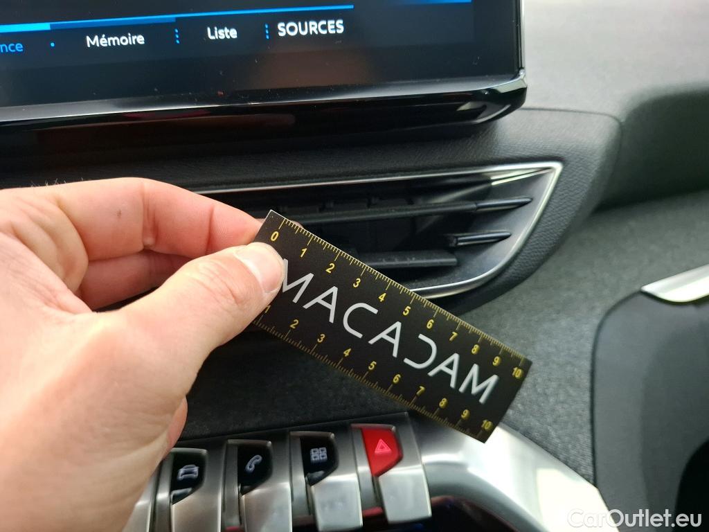  Peugeot  3008  Allure Pack 1.2 PureTech 130CV BVA8 E6d #2