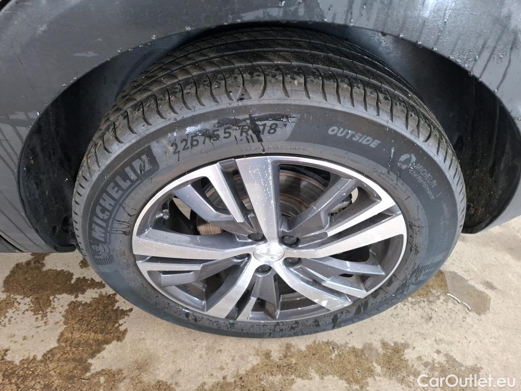  Peugeot  3008  Allure Pack 1.2 PureTech 130CV BVA8 E6d #9