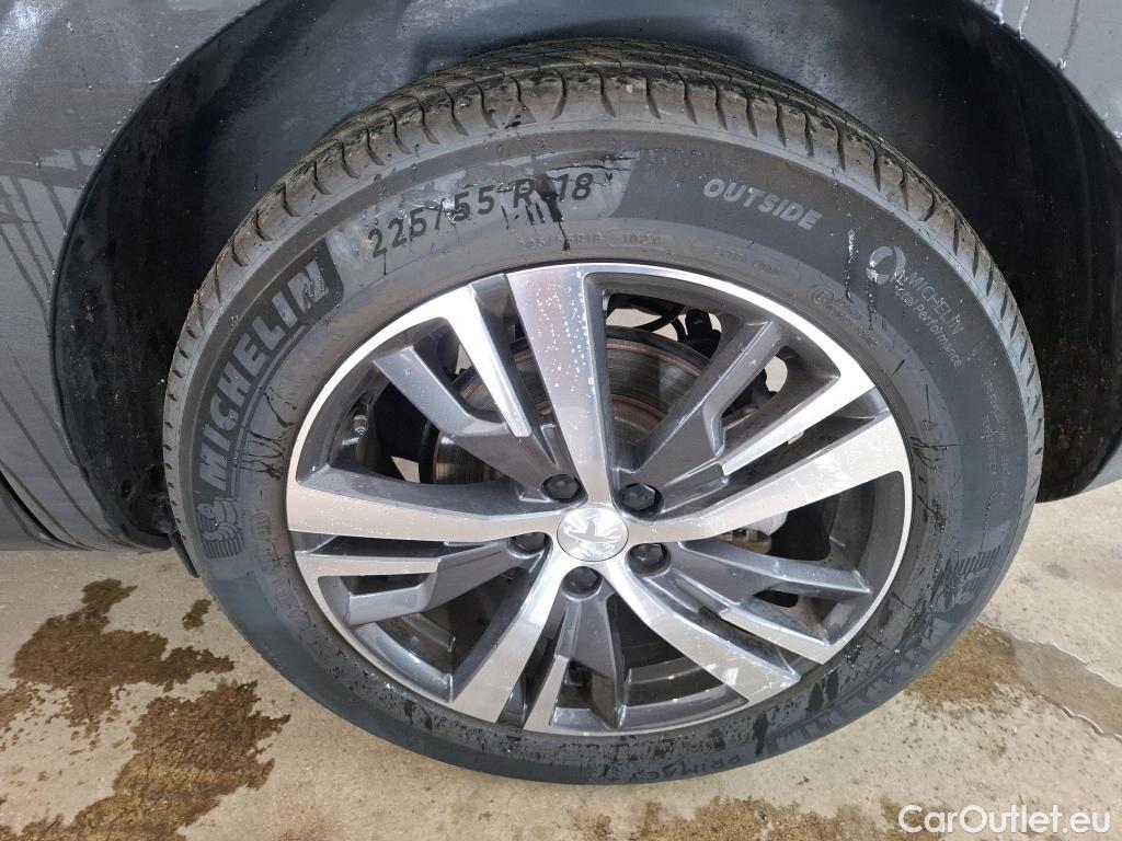  Peugeot  3008  Allure Pack 1.2 PureTech 130CV BVA8 E6d #10