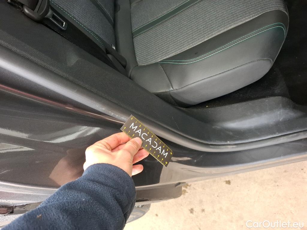  Peugeot  3008  Allure Pack 1.2 PureTech 130CV BVA8 E6d #17