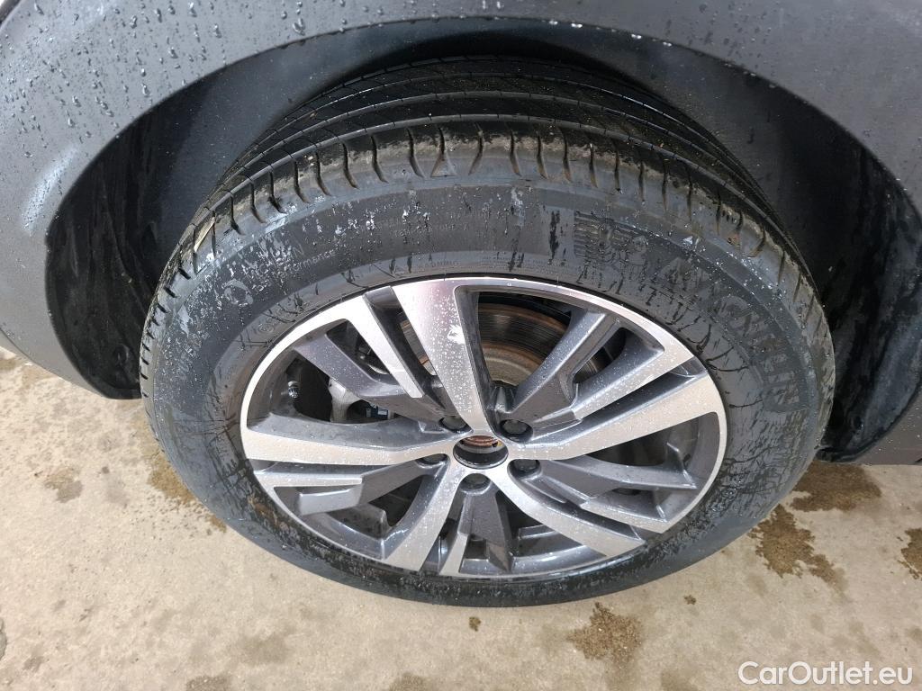  Peugeot  3008  Allure Pack 1.2 PureTech 130CV BVA8 E6d #32