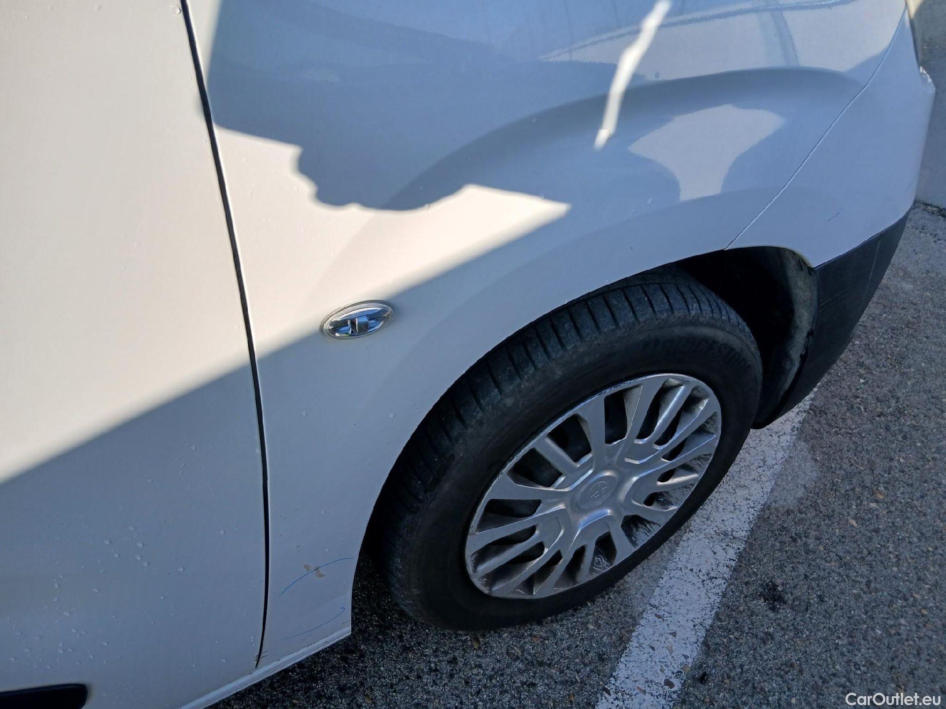  Toyota  Proace TOYOTA  City / 2020 / 4P / combi 1.5D 75kW (100CV) GX L1 (CX) #40