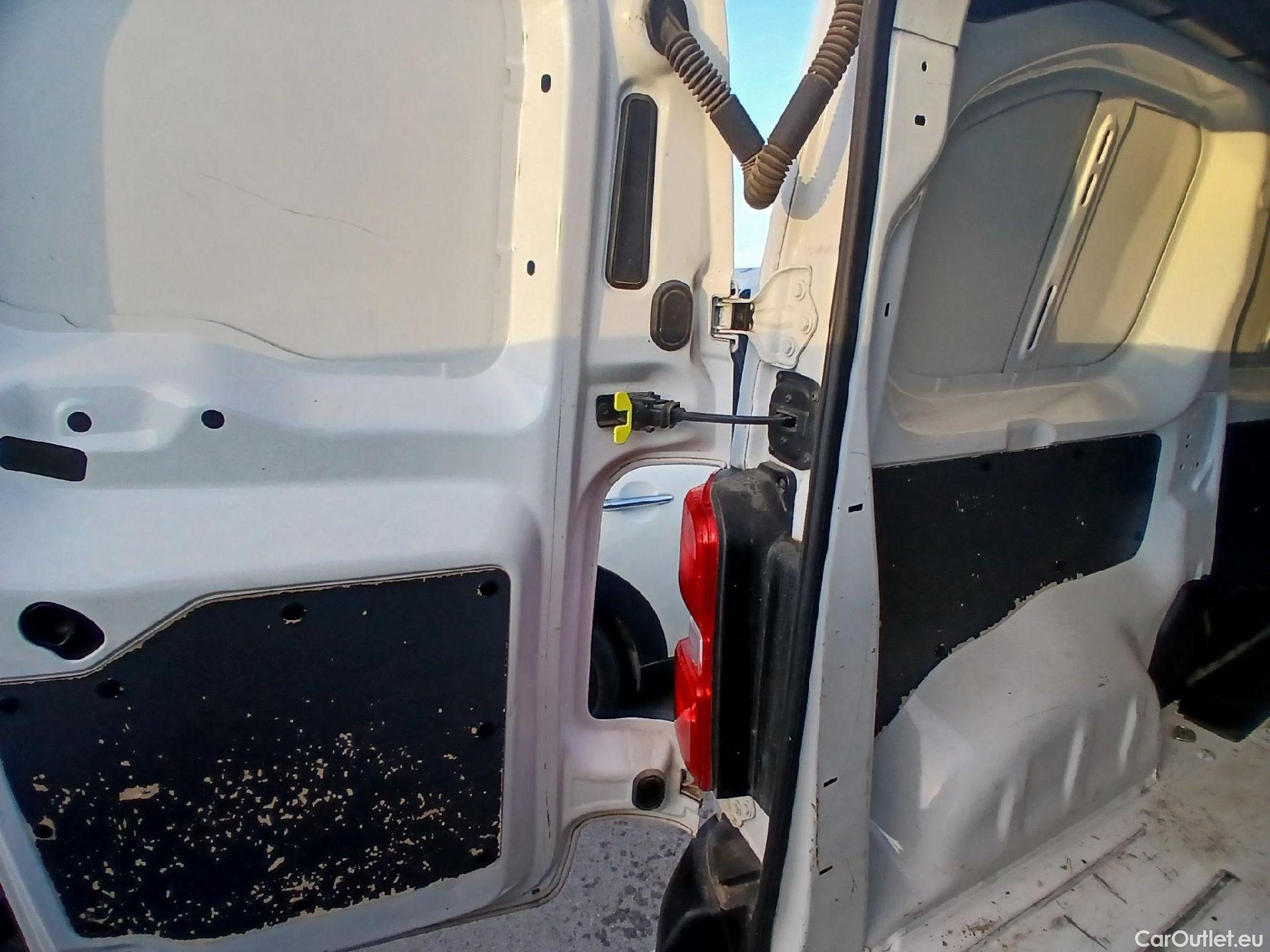  Opel  Vivaro OPEL  / 2019 / 4P / furgón 1.5 Diésel 88kW (120CV) M Std Select #10