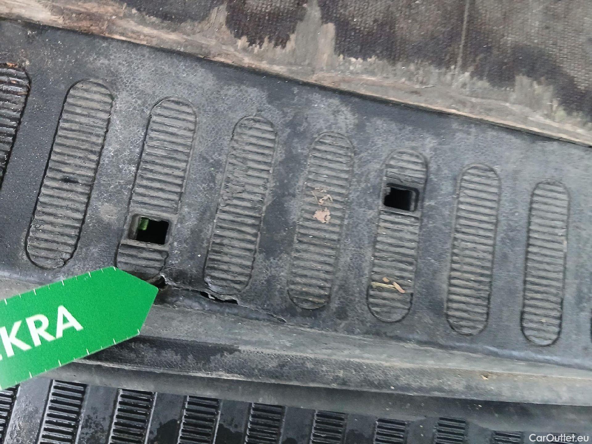  Nissan  NV400 NISSAN  / 2011 / 4P / furgón L2H2 3,5T 2.3dCi 99kW FWD Optima #57