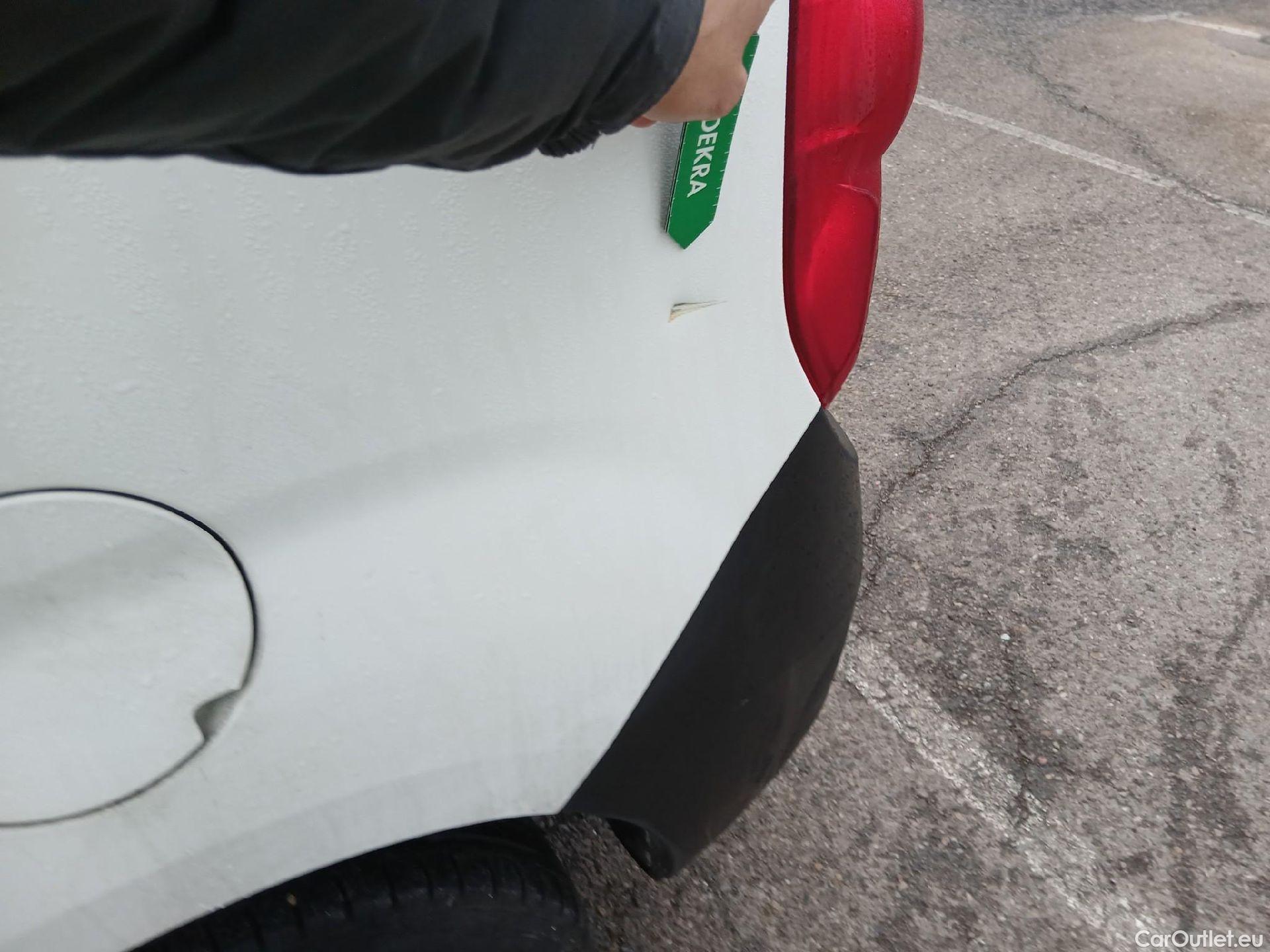  Fiat  Doblo FIAT Doblò Cargo/2015/4P/furgón derivado de turismo Cargo SX 1.3 Mjet 70 kW (95 CV) #16