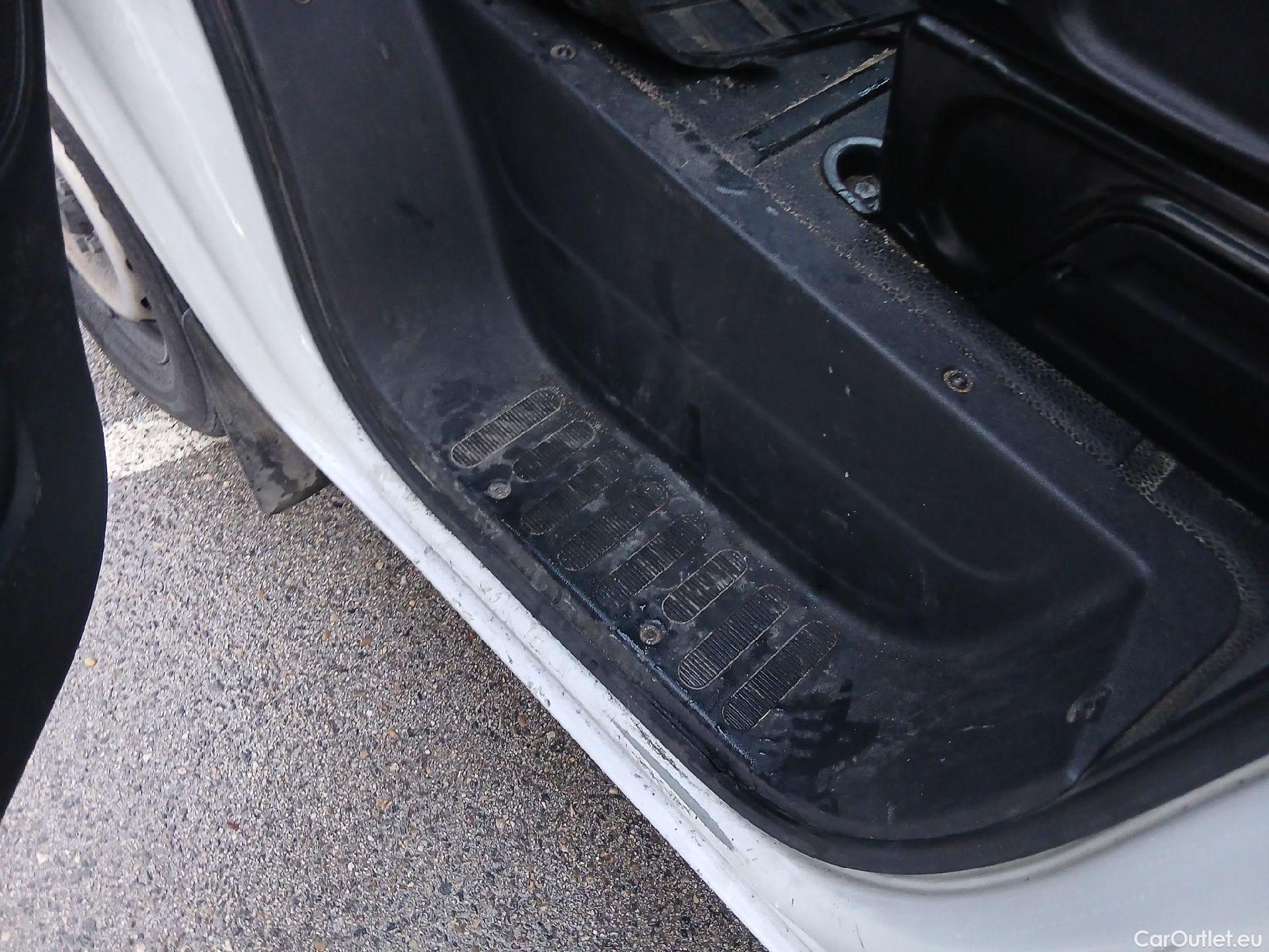  Nissan  NV400 NISSAN  / 2011 / 4P / furgón L2H2 3,5T 2.3dCi 99kW FWD Optima #9