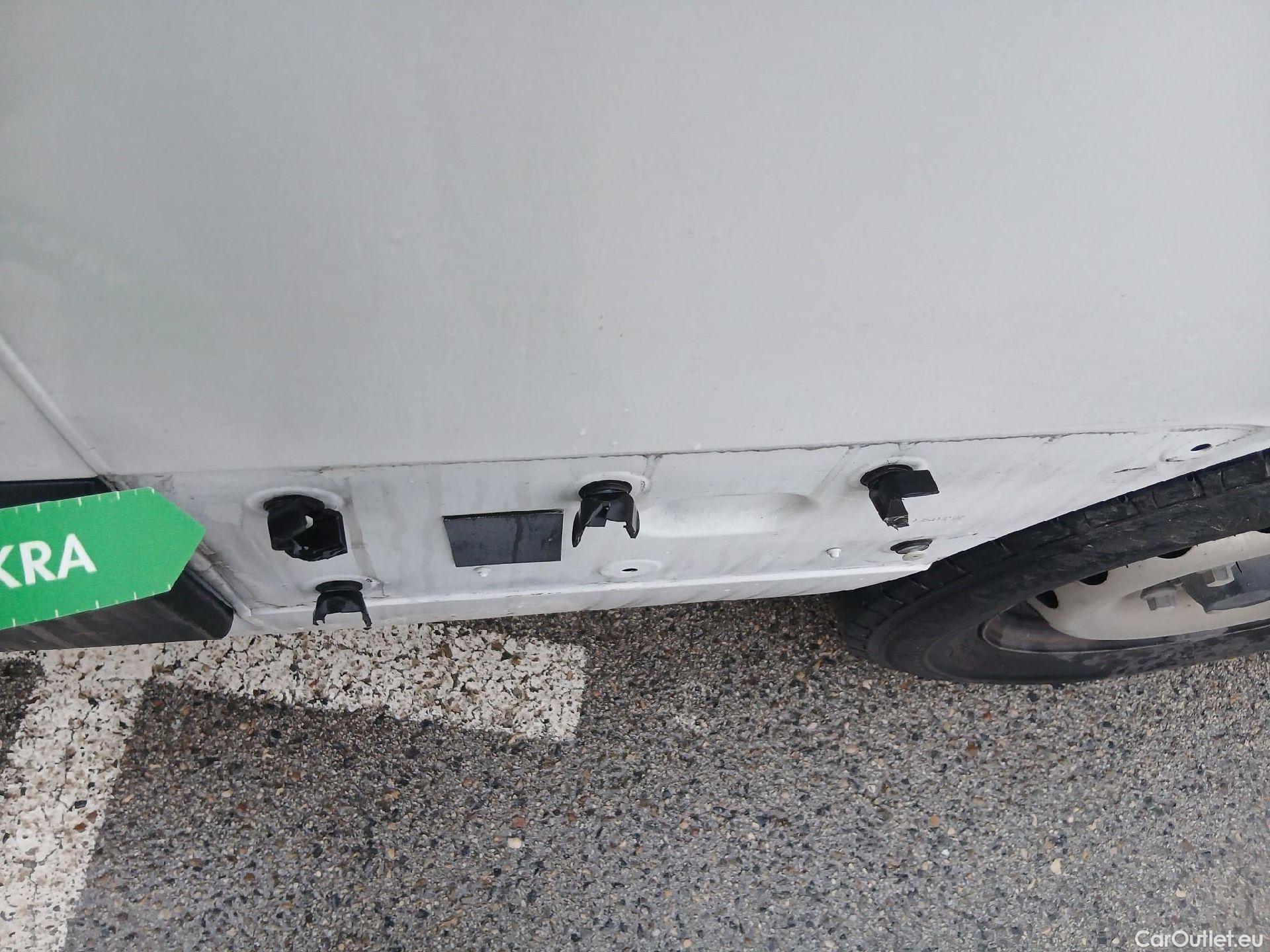  Nissan  NV400 NISSAN  / 2011 / 4P / furgón L2H2 3,5T 2.3dCi 99kW FWD Optima #43