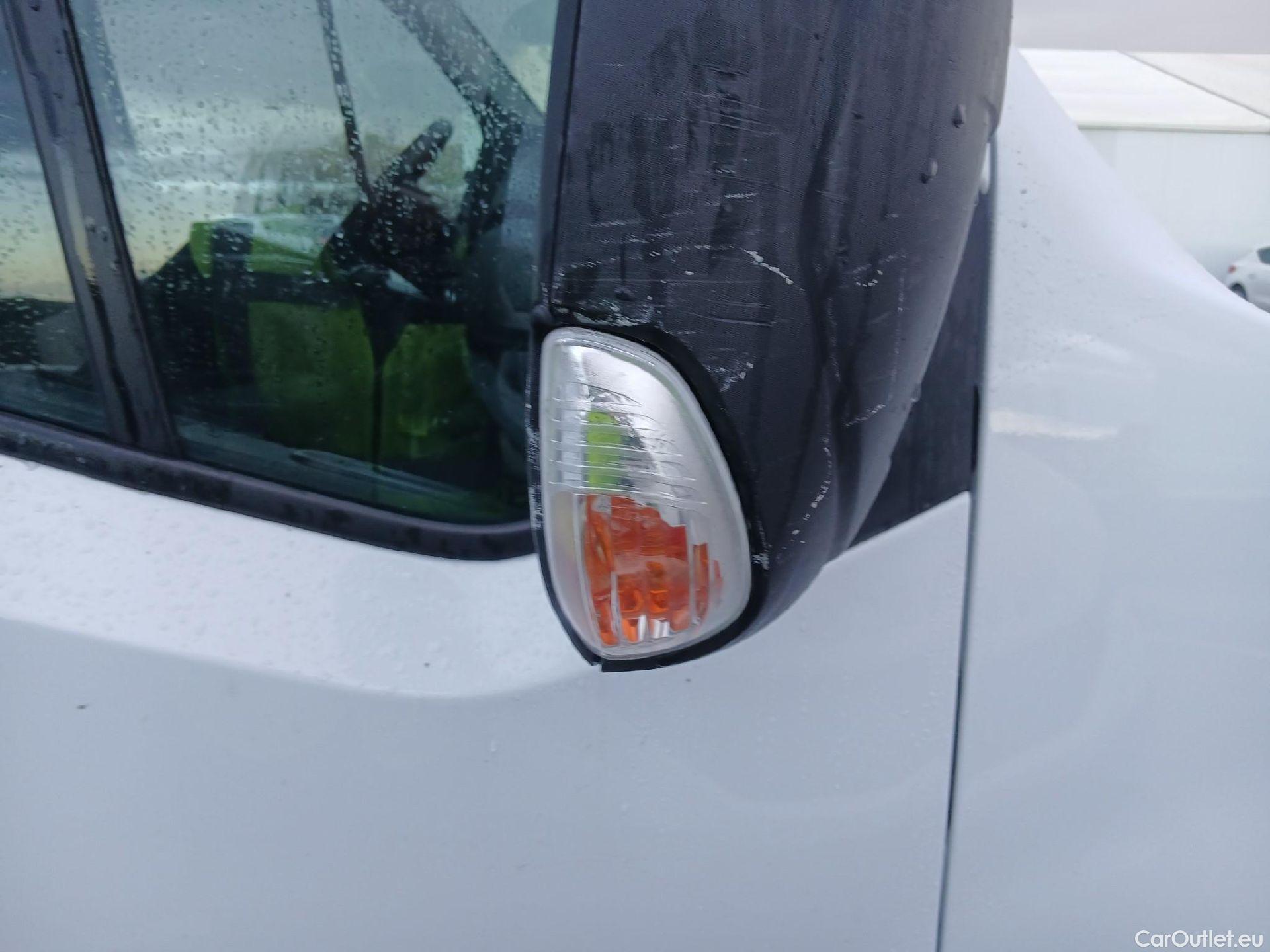  Nissan  NV400 NISSAN  / 2011 / 4P / furgón L2H2 3,5T 2.3dCi 99kW FWD Optima #75