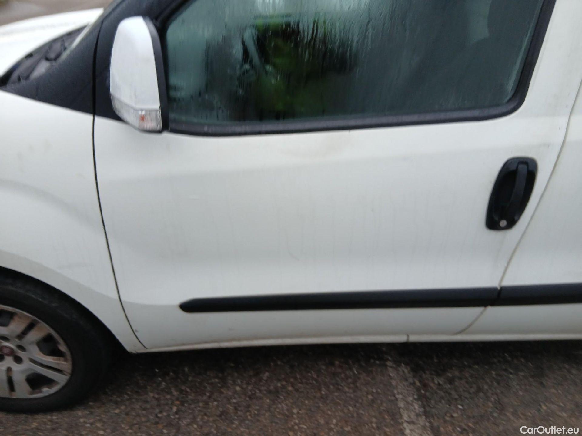  Fiat  Doblo FIAT Doblò Cargo/2015/4P/furgón derivado de turismo Cargo SX 1.3 Mjet 70 kW (95 CV) #13