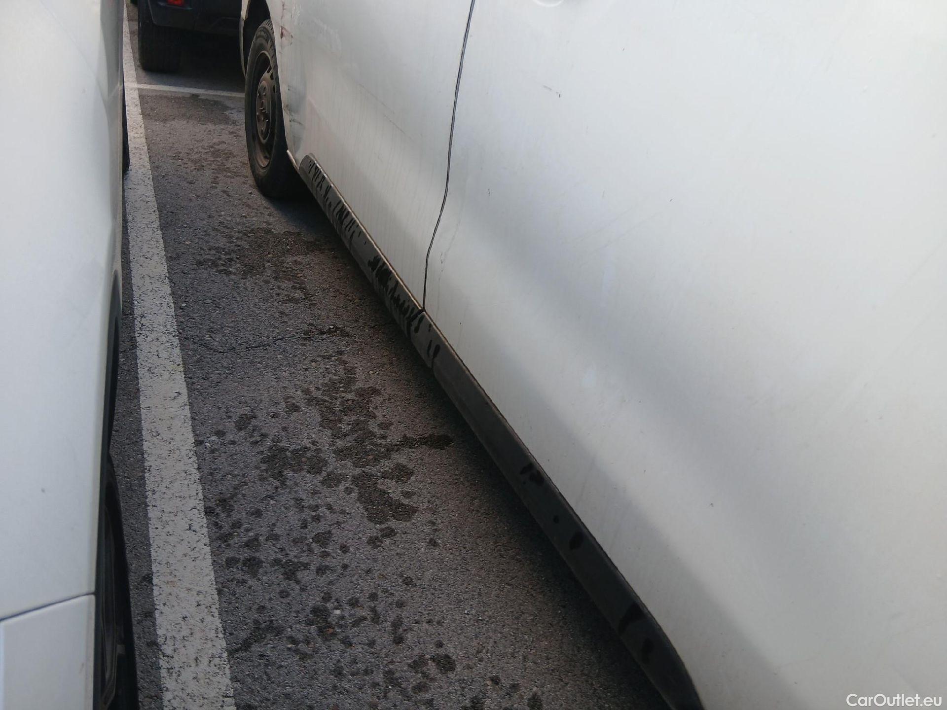  Opel  Vivaro OPEL  / 2019 / 4P / furgón 1.5 Diésel 88kW (120CV) M Std Select #49