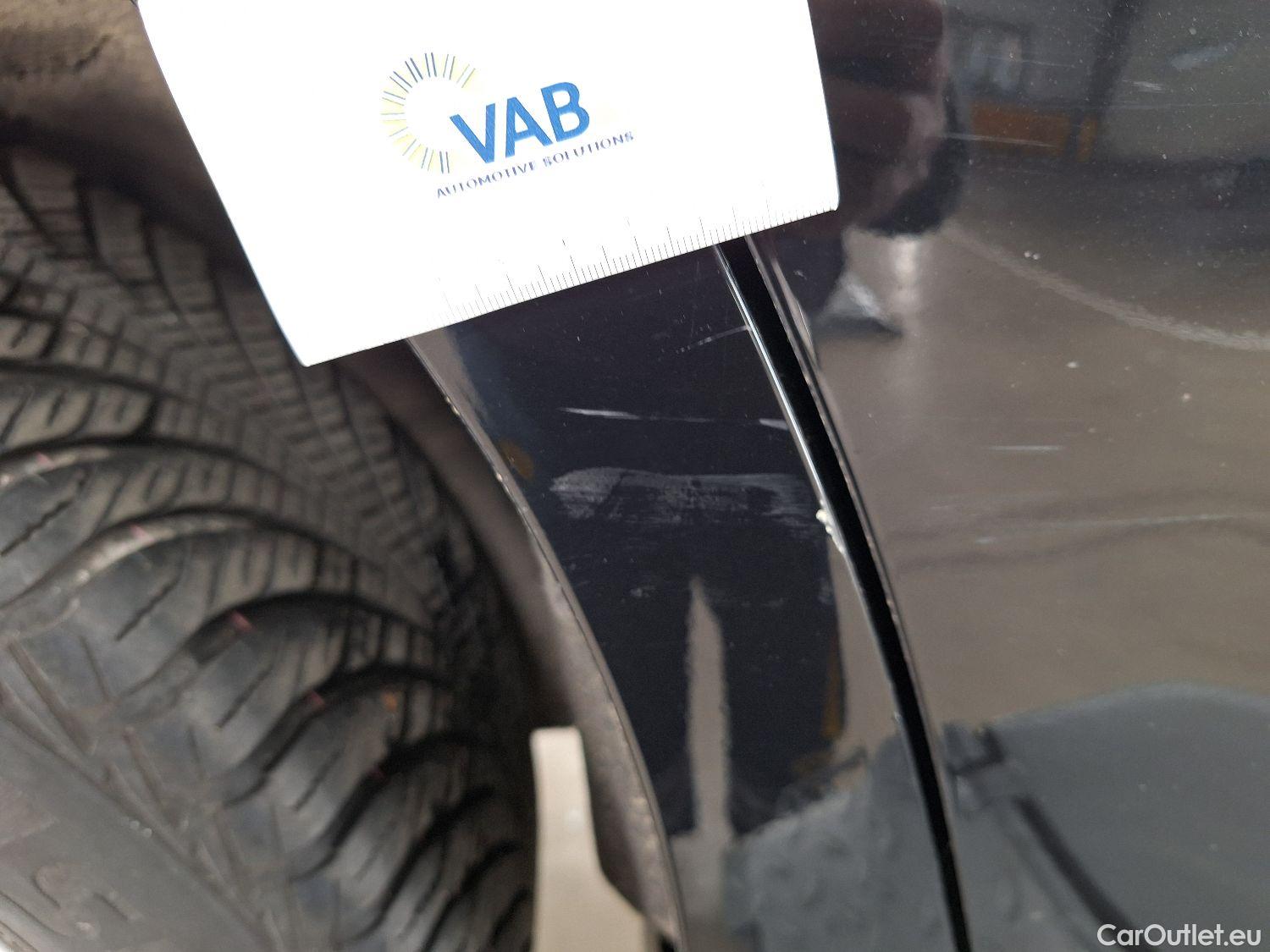  Ford  S-Max Ford,  '15, Ford  2.0 TDCi 110kW S/S Aut. Titanium 5d #24