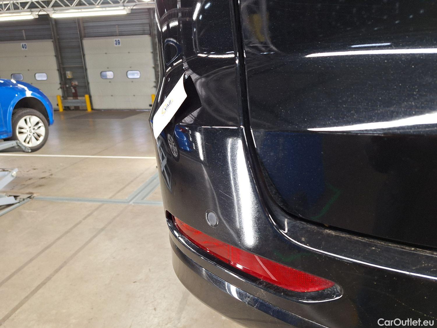  Ford  S-Max Ford,  '15, Ford  2.0 TDCi 110kW S/S Aut. Titanium 5d #9