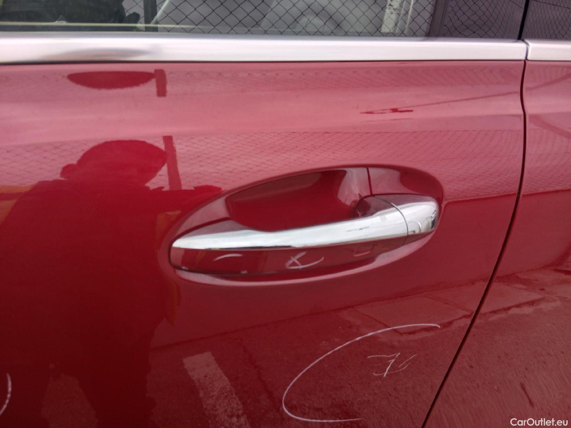  Mercedes  GLB MERCEDES-BENZ  / 2019 / 5P / todoterreno 2.0  200 D DCT 110KW (150CV) #22