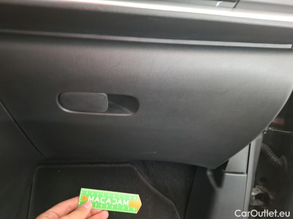  Citroen  C3 CITROEN  5p Berline PureTech 110  BVM6 Shine Business #6