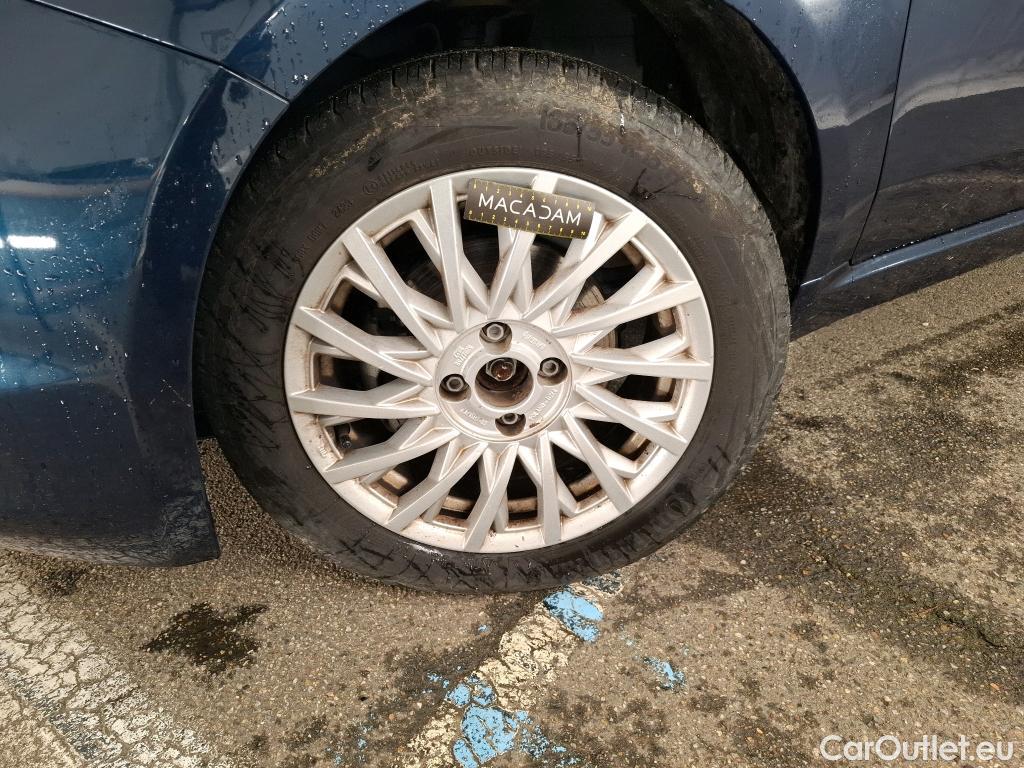  Fiat  500 FIAT  2015 3P Berline Hybrid 10 BSG 70 ch Dolcevita #8