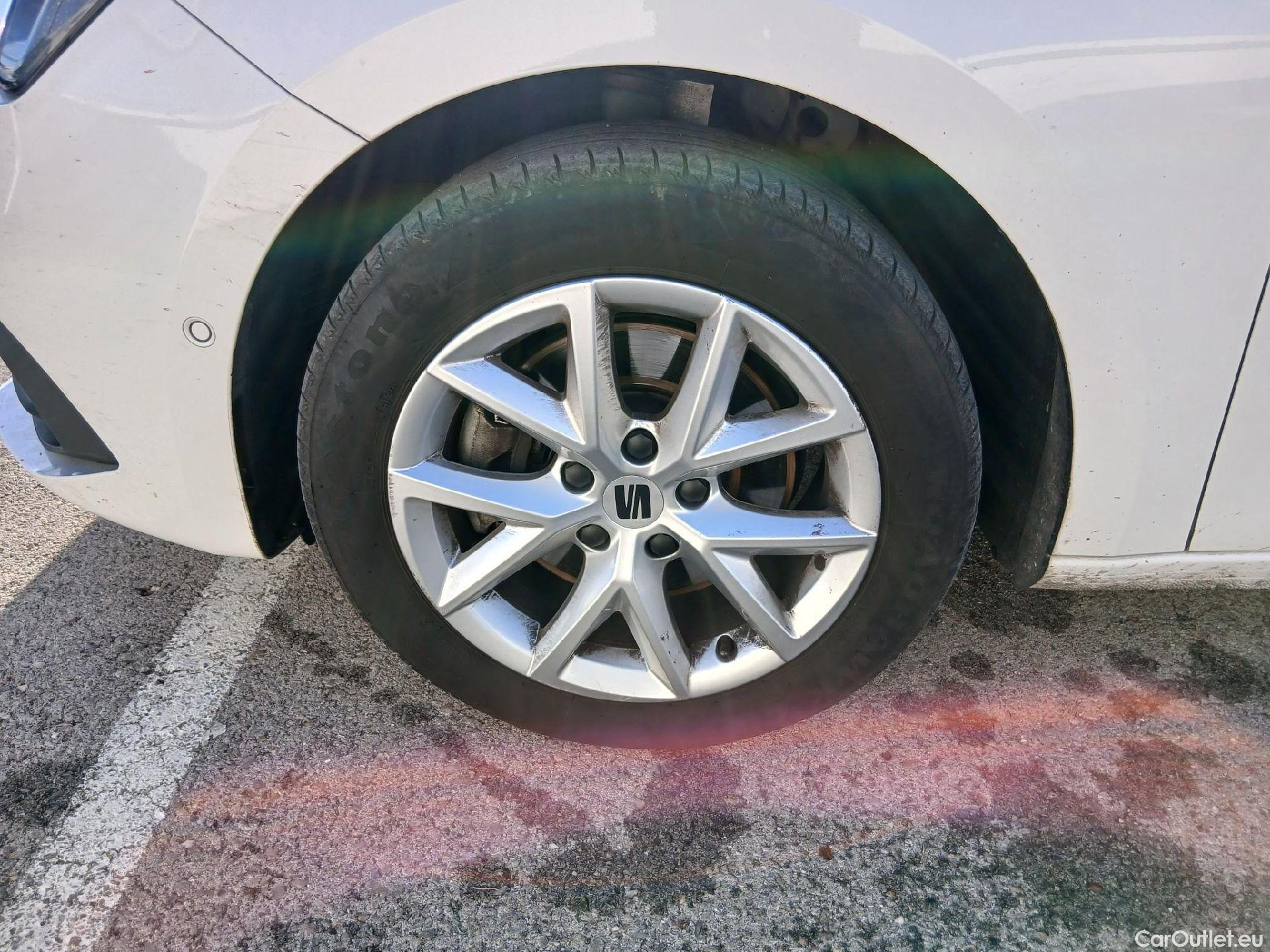  Seat  Leon SEAT Nuevo León / 2020 / 5P / familiar SP 2.0 TDI 85kW Style Go(SP) #4