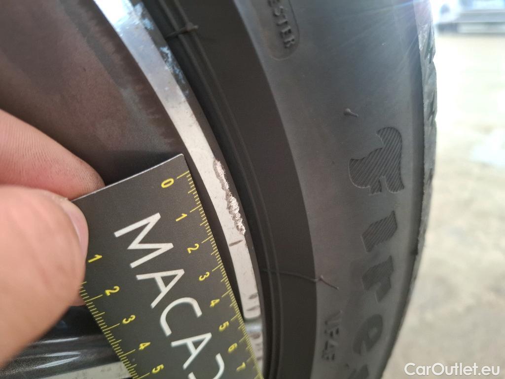  Mercedes  A-Klasse MERCEDES-BENZ Classe A Compact / 2018 / 5P / Berline A 180 AMG Line #22