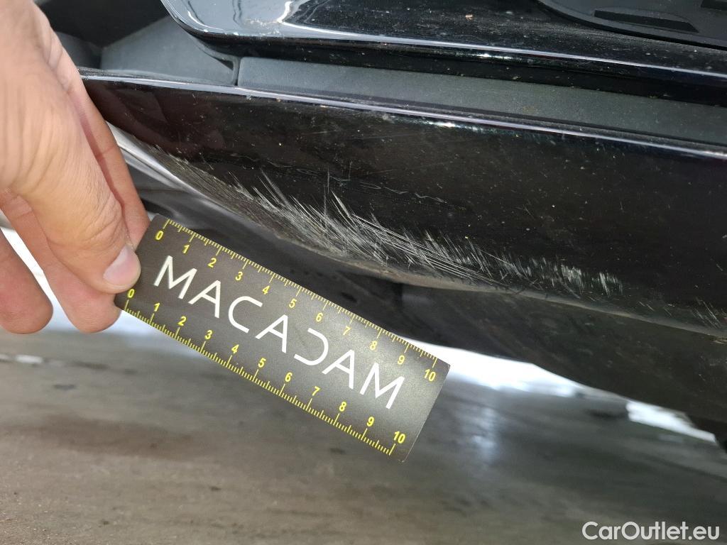  Mercedes  A-Klasse MERCEDES-BENZ Classe A Compact / 2018 / 5P / Berline A 180 AMG Line #13