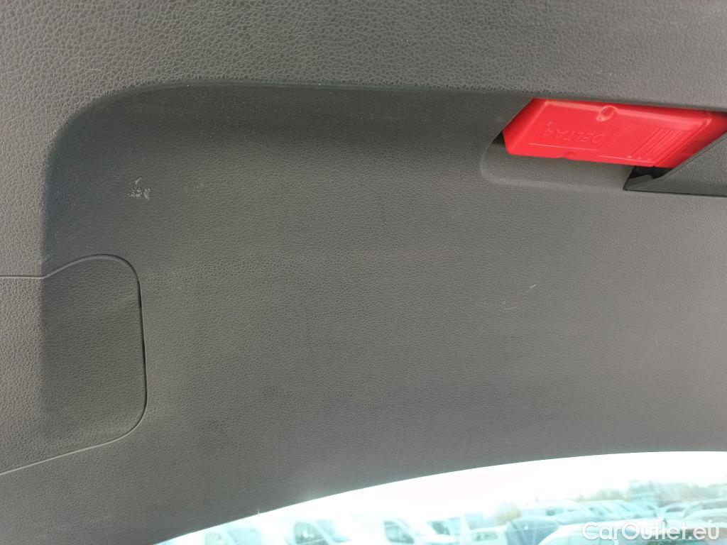  Volkswagen  Passat VOLKSWAGEN  / 2019 / 5P / familiar Variant Executive 2.0 TDI 110kW (150CV) #17