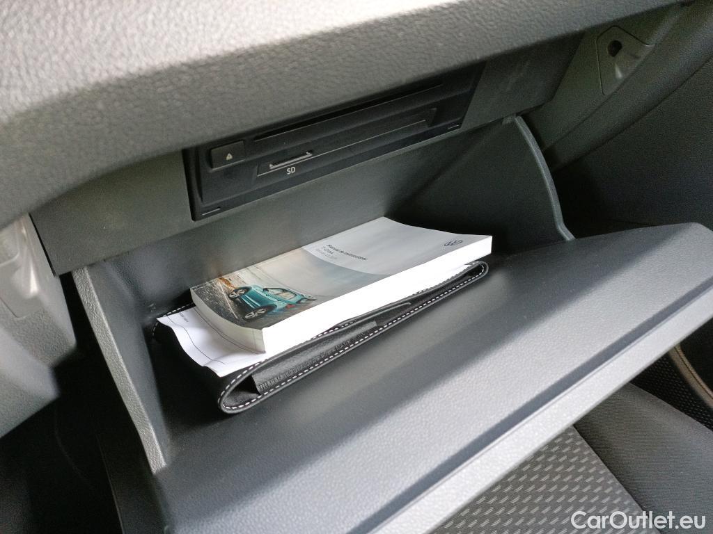  Volkswagen  T-CROSS VOLKSWAGEN  / 2018 / 5P / todoterreno Edition 1.0 TSI 70kW (95CV) #8