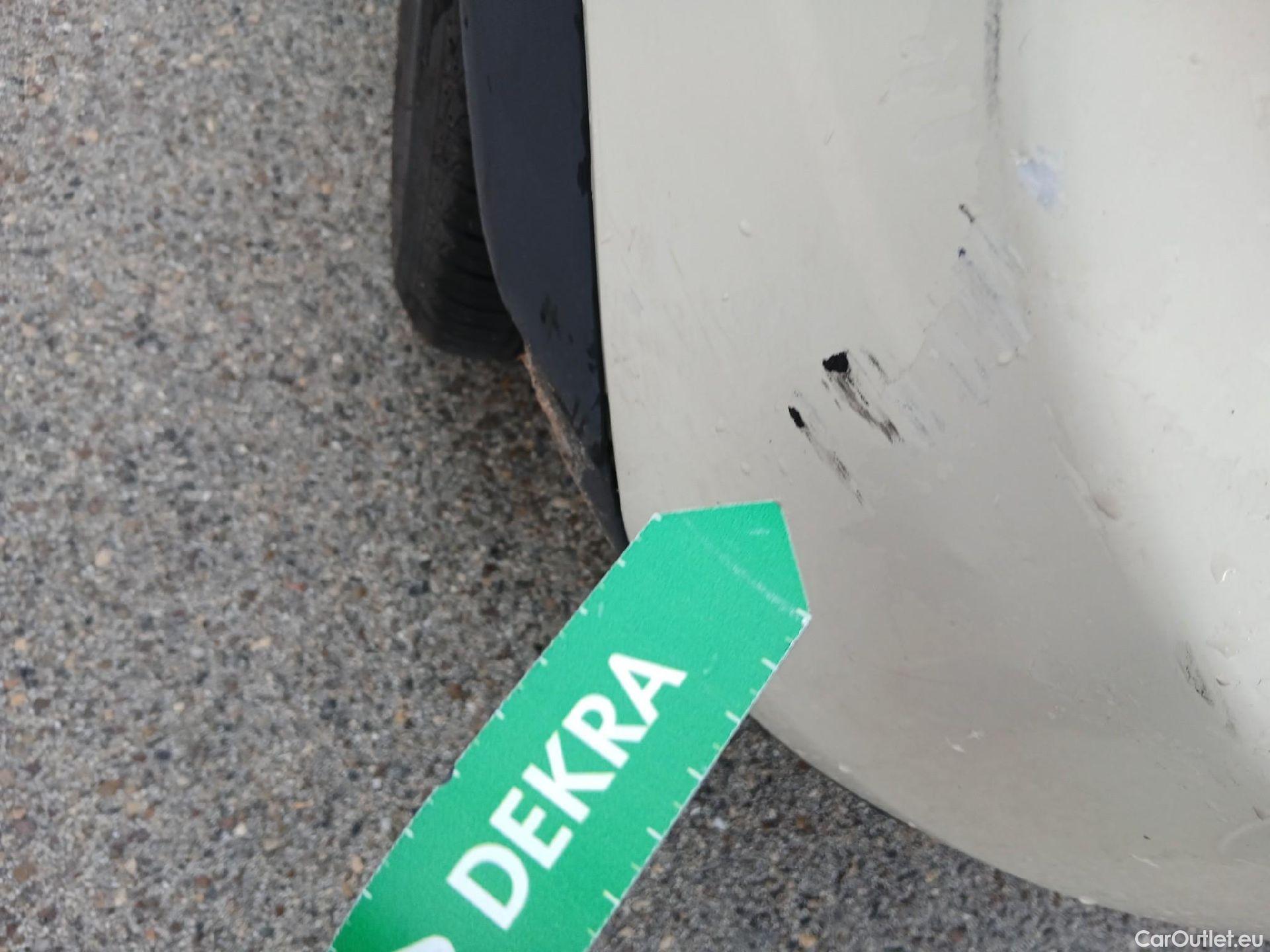  Mini  Cooper MINI MINI / 2014 / 5P / berlina con portón ONE 5 PUERTAS (CX) #22