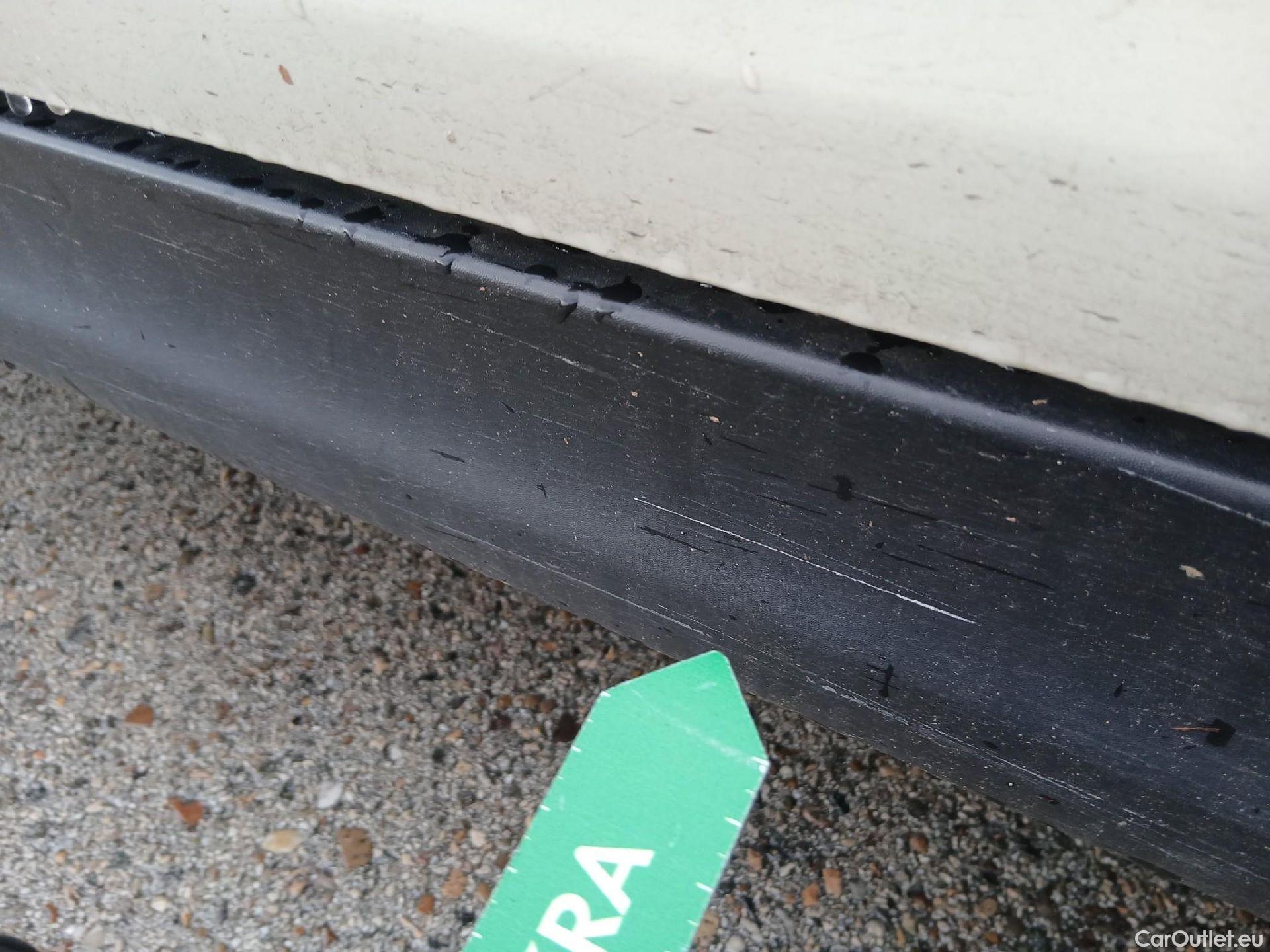  Mini  Cooper MINI MINI / 2014 / 5P / berlina con portón ONE 5 PUERTAS (CX) #43