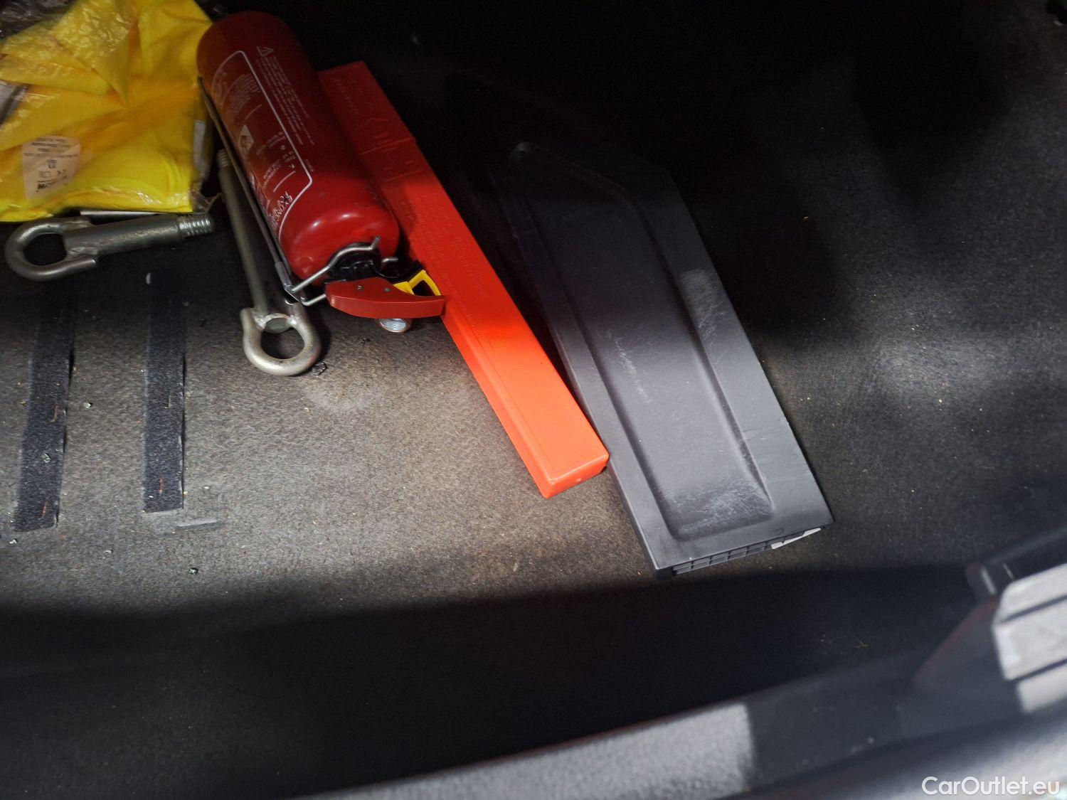  Toyota  Corolla Toyota,  TS '19, Toyota  Touring Sports 1.8 Hybrid Premium e #2