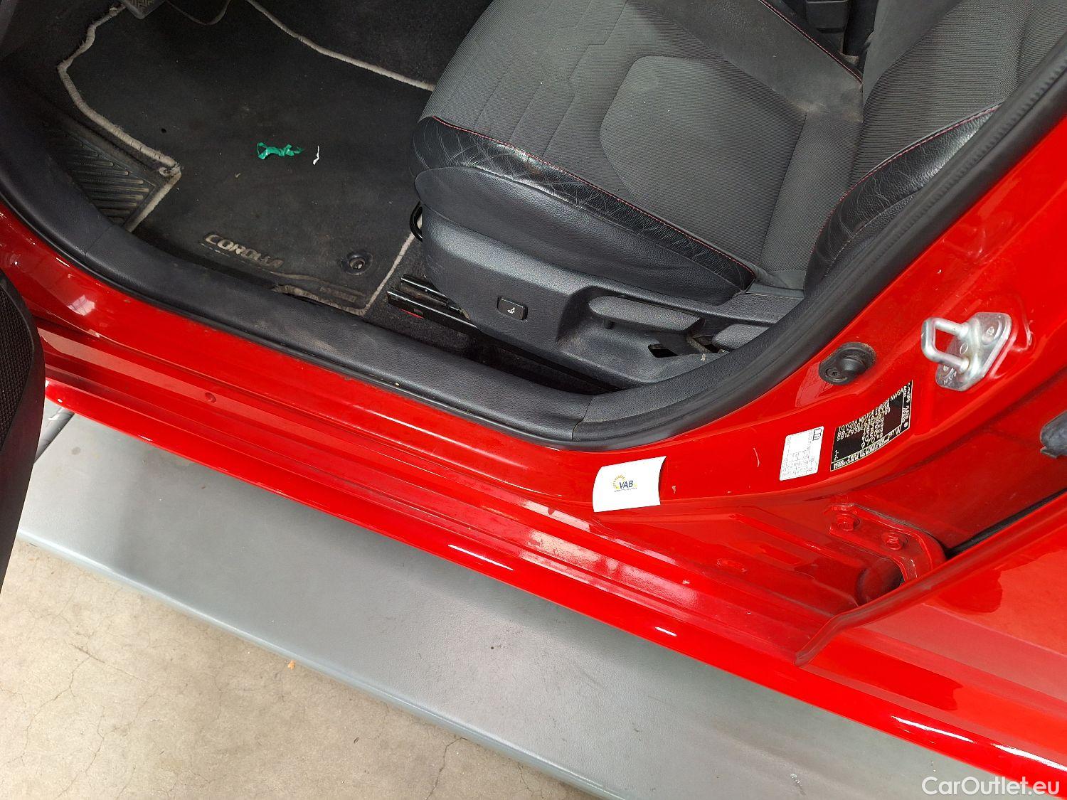  Toyota  Corolla Toyota,  TS '19, Toyota  Touring Sports 1.8 Hybrid Premium e #105