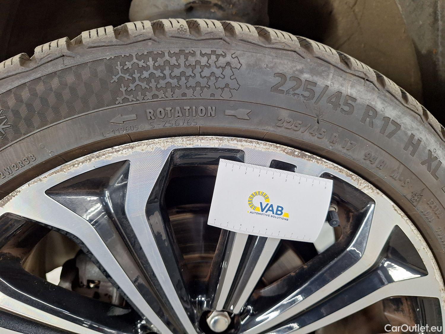  Toyota  Corolla Toyota,  TS '19, Toyota  Touring Sports 1.8 Hybrid Premium e #46