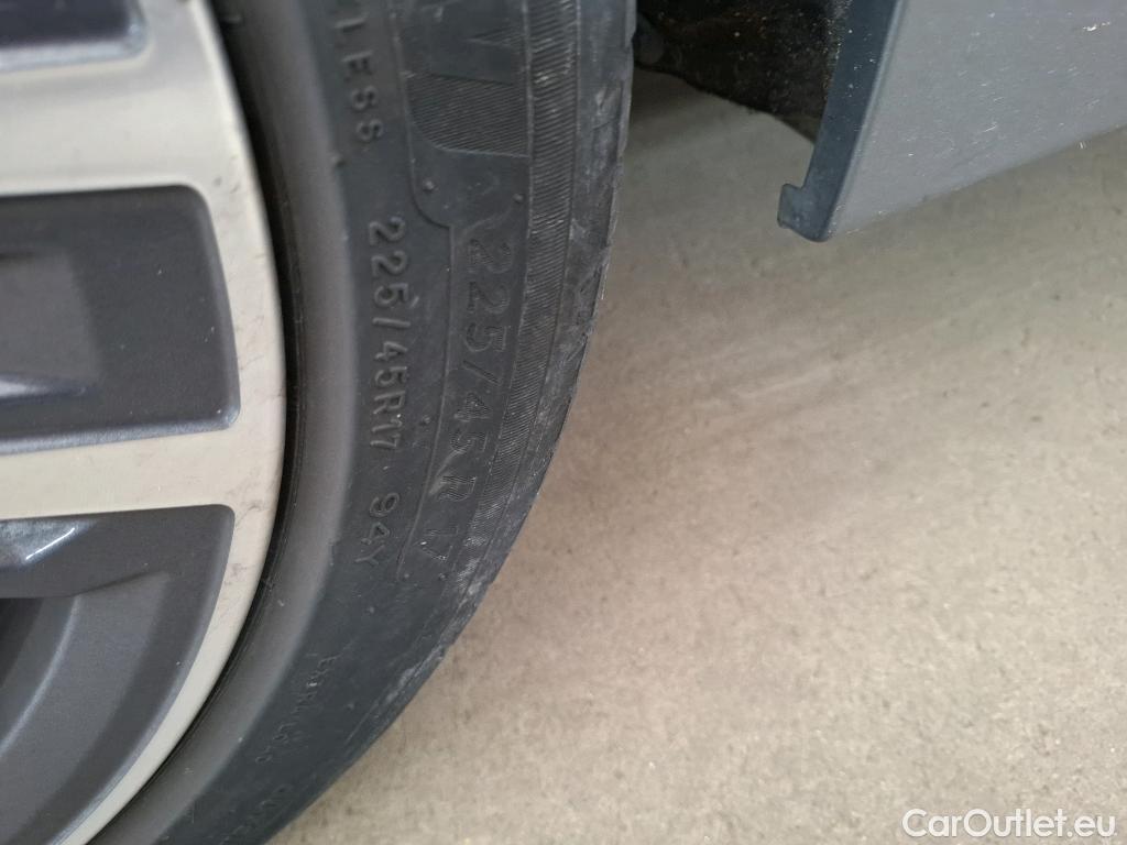  Bmw  Serie 1 BMW Série 1 / 2019 / 5P / Berline 116i DKG7 Business Design #15