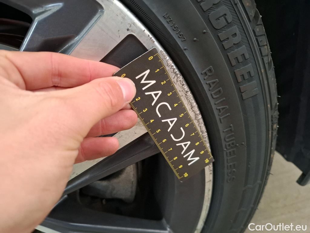  Bmw  Serie 1 BMW Série 1 / 2019 / 5P / Berline 116i DKG7 Business Design #18