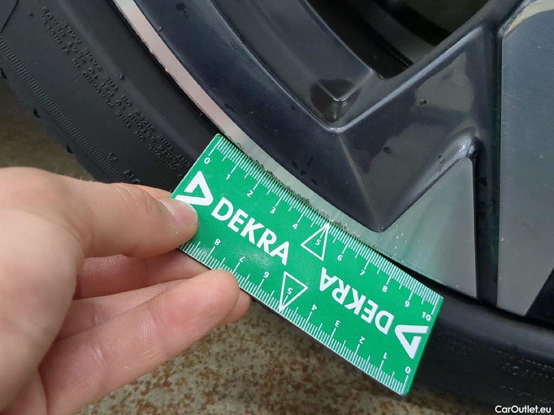  Peugeot  308  Allure 1.2 PureTech 130CV BVA8 E6d #1