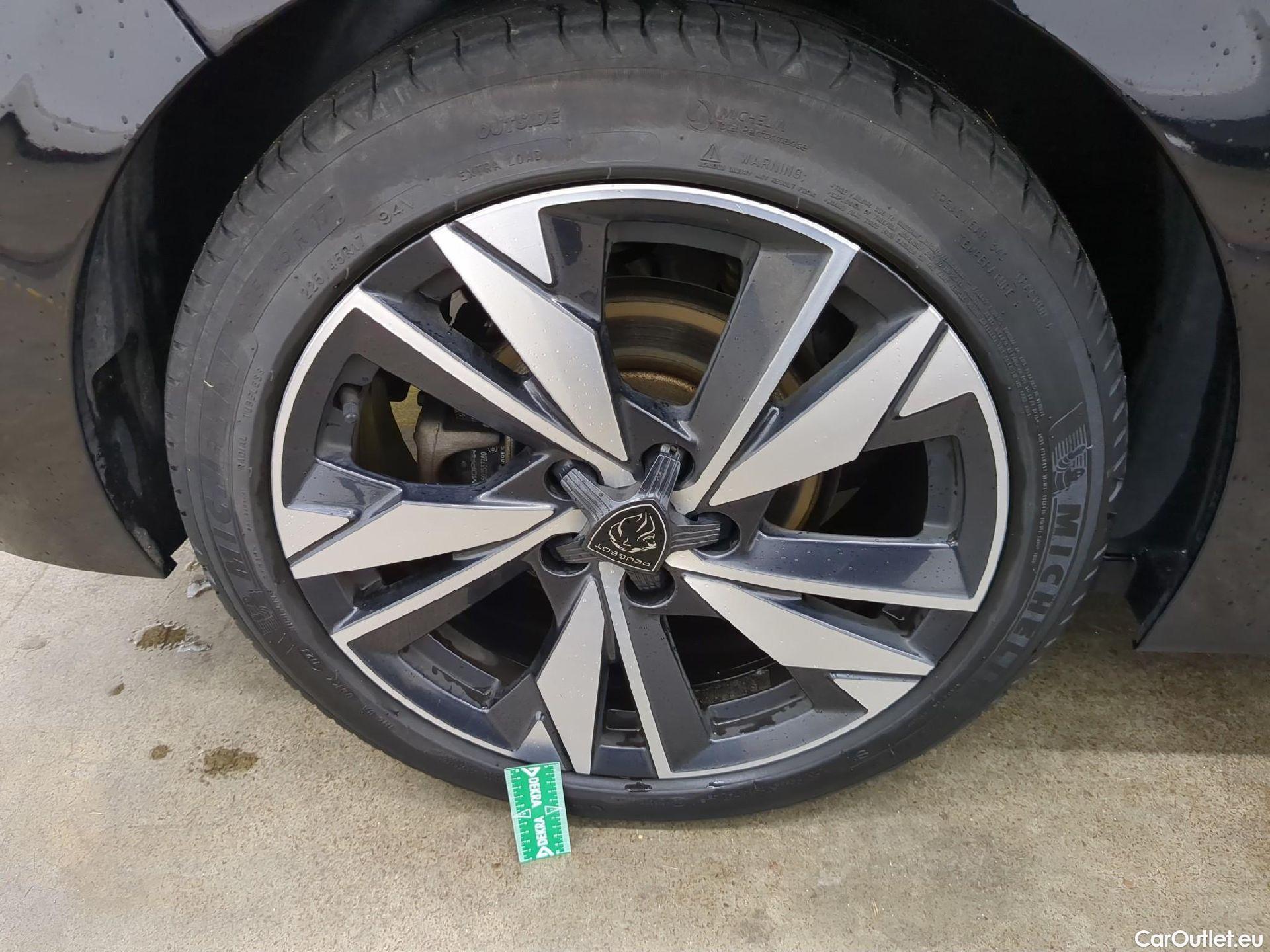  Peugeot  308  Allure 1.2 PureTech 130CV BVA8 E6d #17