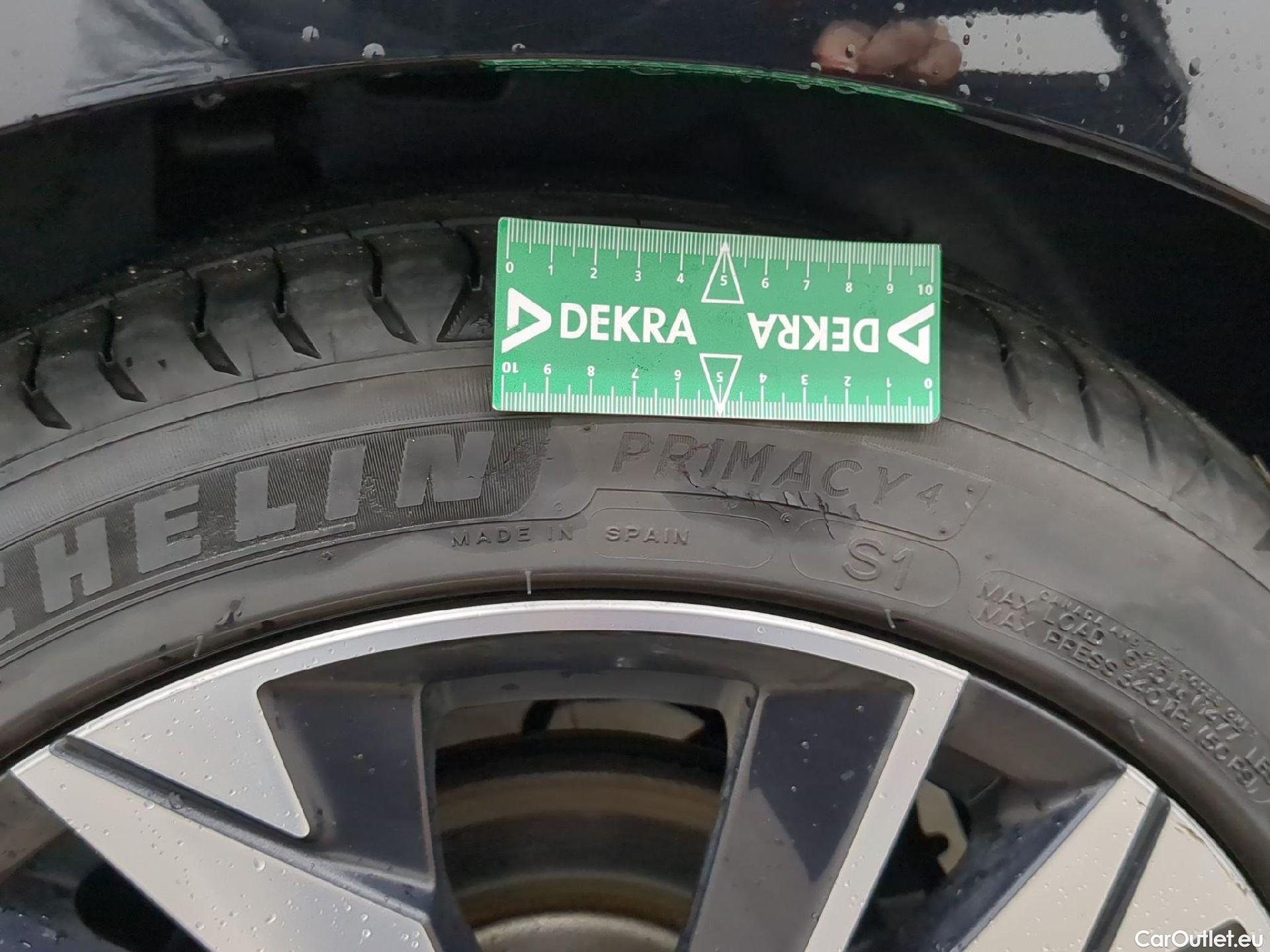  Peugeot  308  Allure 1.2 PureTech 130CV BVA8 E6d #15