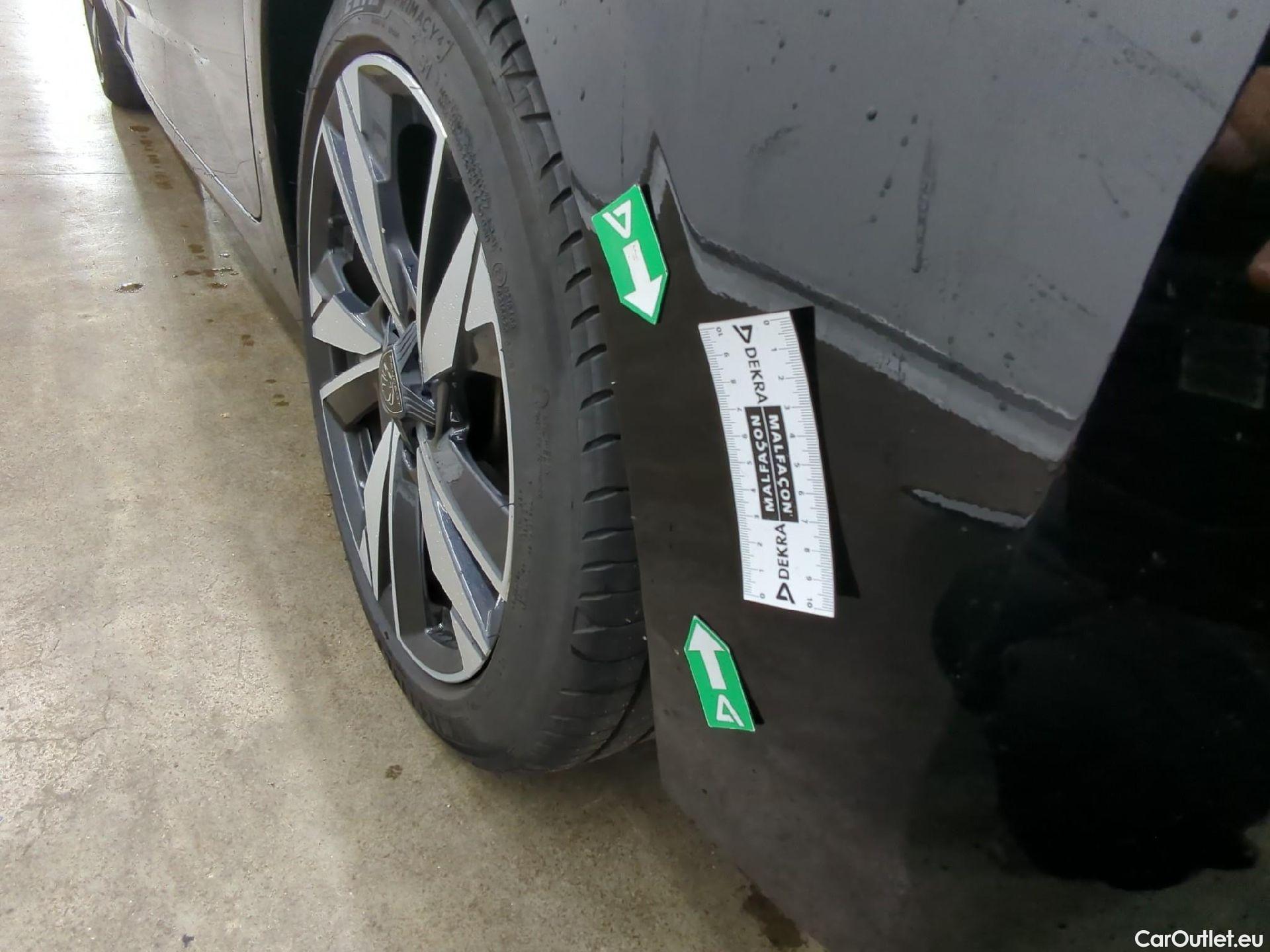  Peugeot  308  Allure 1.2 PureTech 130CV BVA8 E6d #38