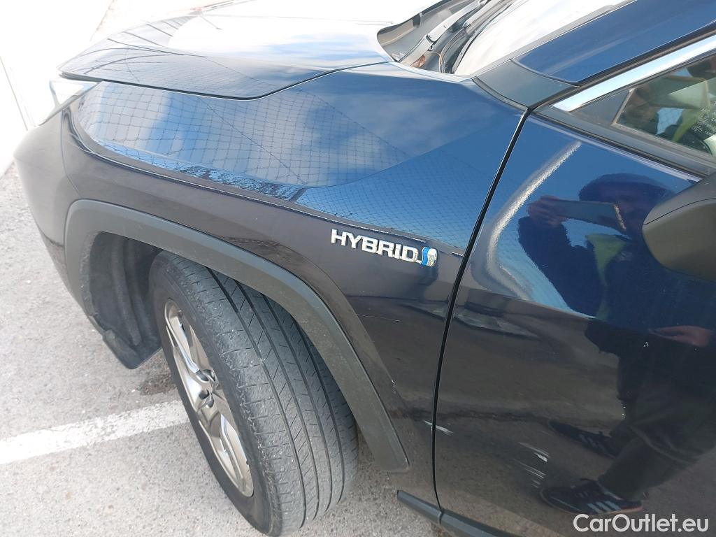  Toyota  RAV4 TOYOTA  / 2018 / 5P / todoterreno 2.5l 220H Advance #31