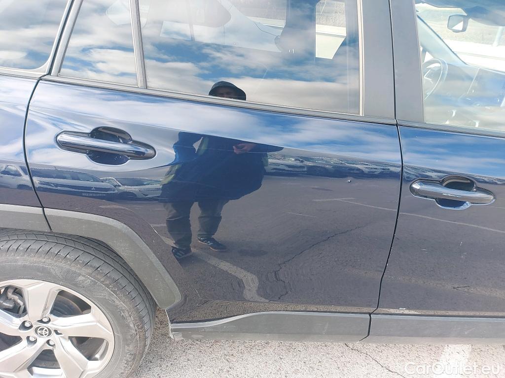  Toyota  RAV4 TOYOTA  / 2018 / 5P / todoterreno 2.5l 220H Advance #24