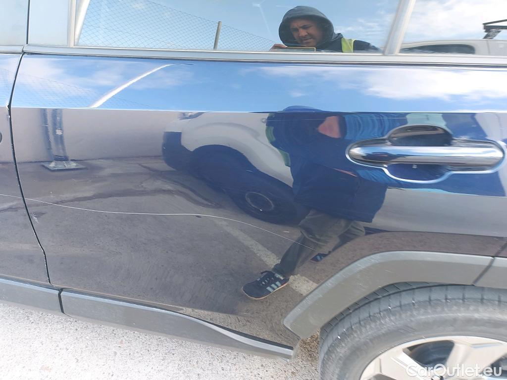  Toyota  RAV4 TOYOTA  / 2018 / 5P / todoterreno 2.5l 220H Advance #27