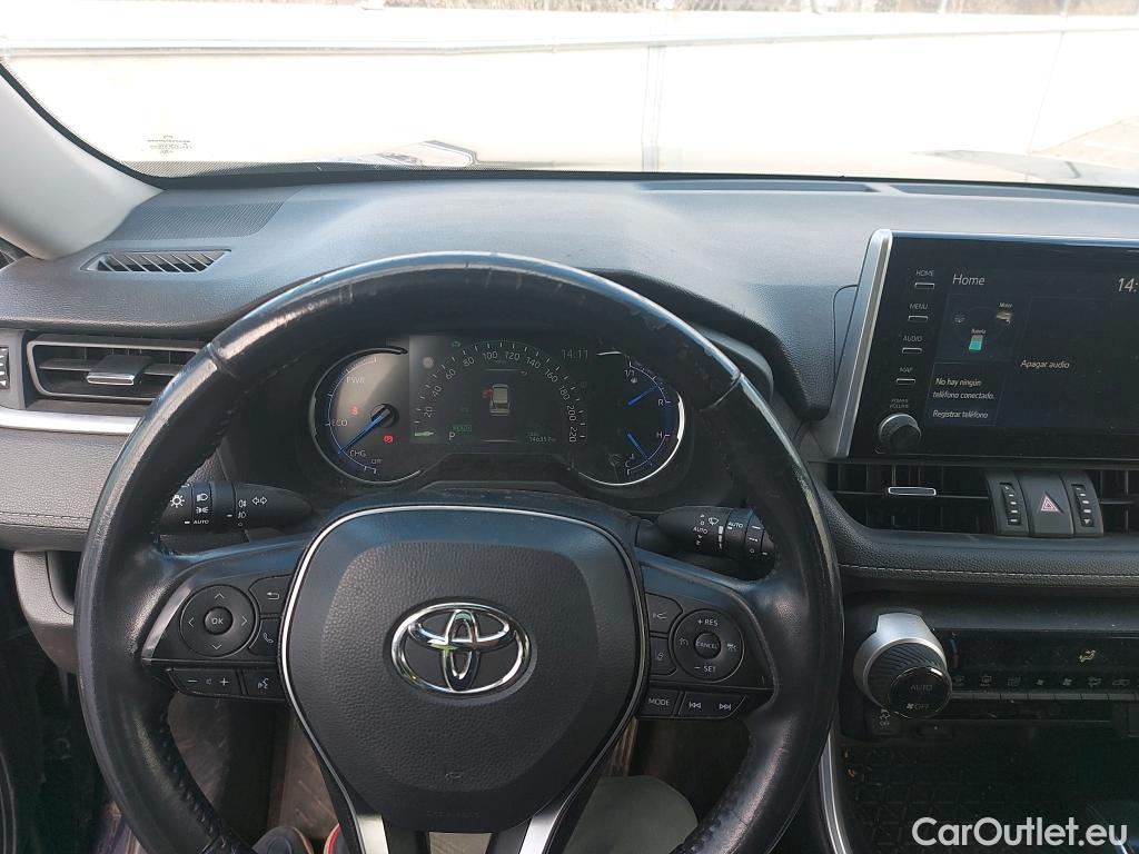  Toyota  RAV4 TOYOTA  / 2018 / 5P / todoterreno 2.5l 220H Advance #47
