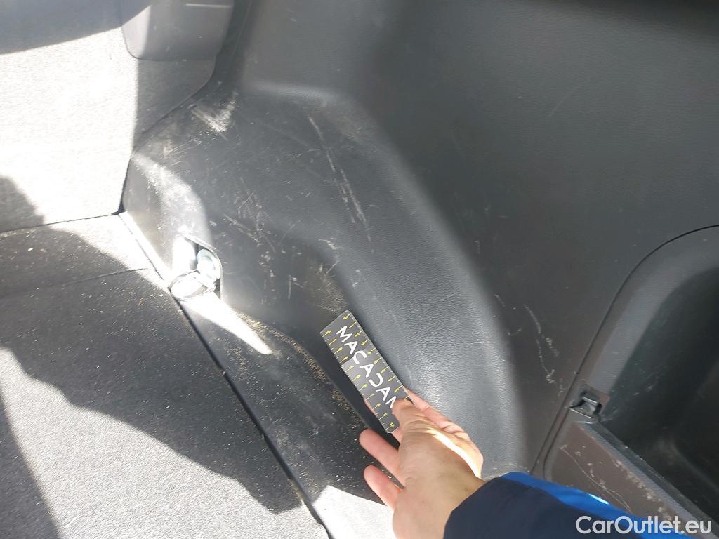  Toyota  RAV4 TOYOTA  / 2018 / 5P / todoterreno 2.5l 220H Advance #43