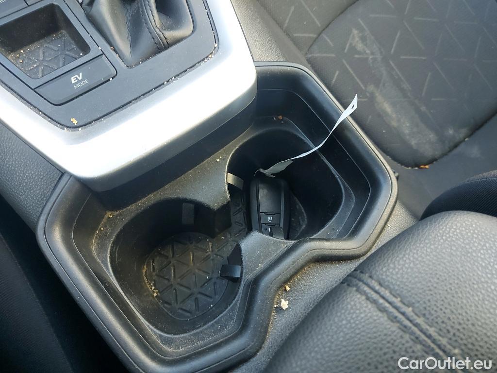  Toyota  RAV4 TOYOTA  / 2018 / 5P / todoterreno 2.5l 220H Advance #2