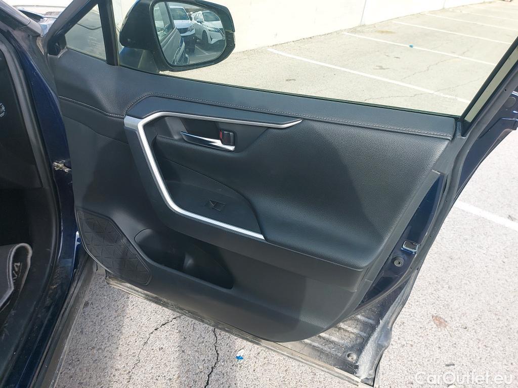  Toyota  RAV4 TOYOTA  / 2018 / 5P / todoterreno 2.5l 220H Advance #36