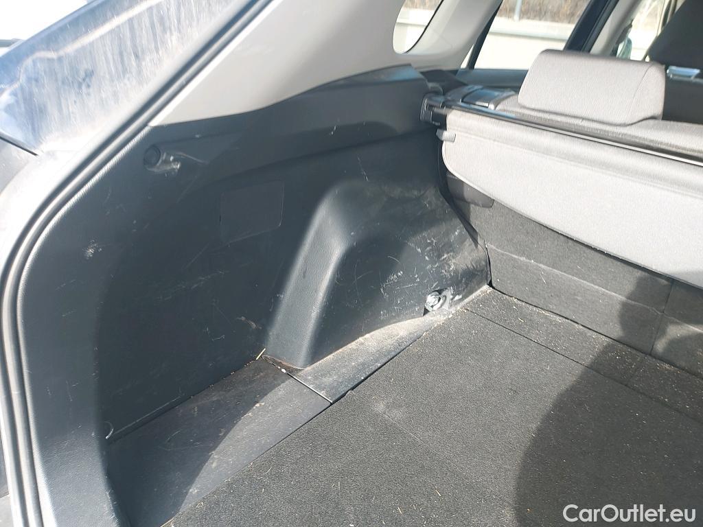  Toyota  RAV4 TOYOTA  / 2018 / 5P / todoterreno 2.5l 220H Advance #40