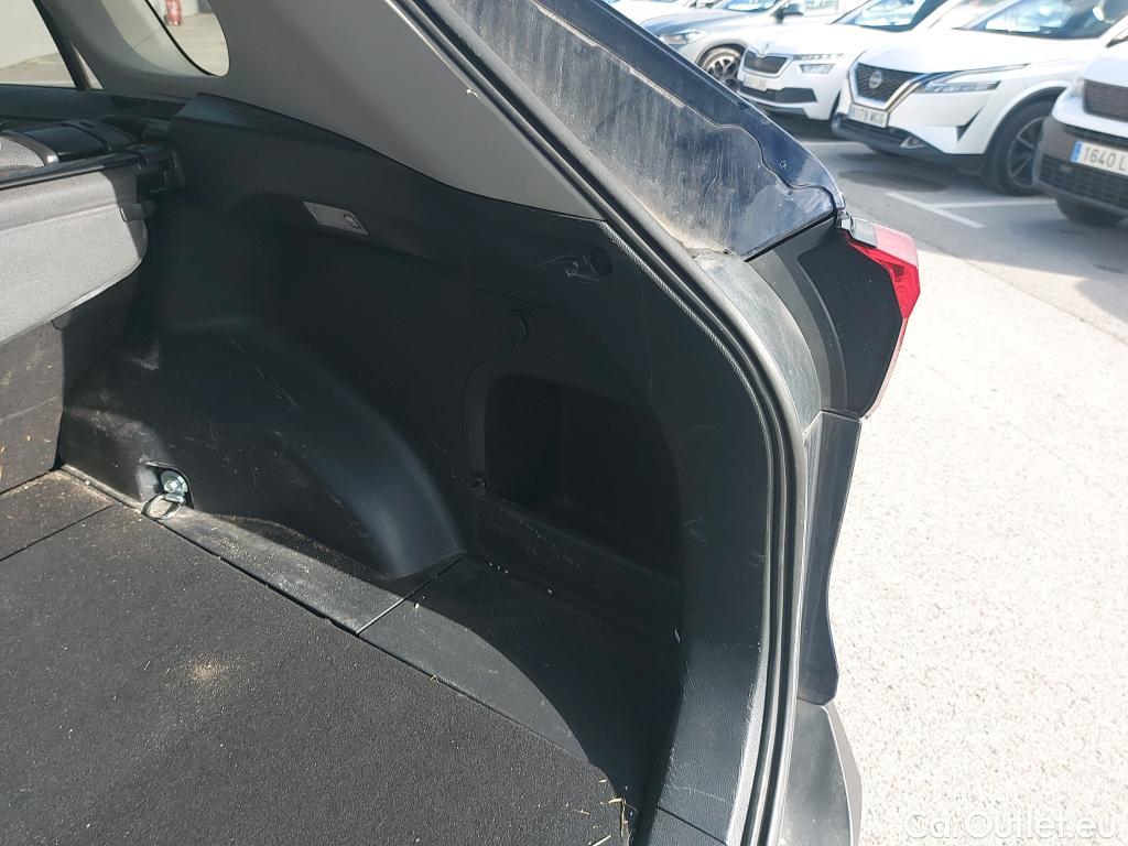  Toyota  RAV4 TOYOTA  / 2018 / 5P / todoterreno 2.5l 220H Advance #42