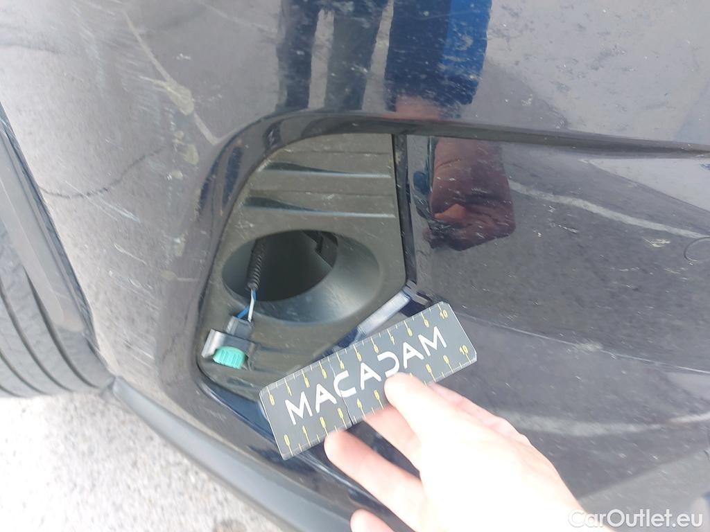  Toyota  RAV4 TOYOTA  / 2018 / 5P / todoterreno 2.5l 220H Advance #16