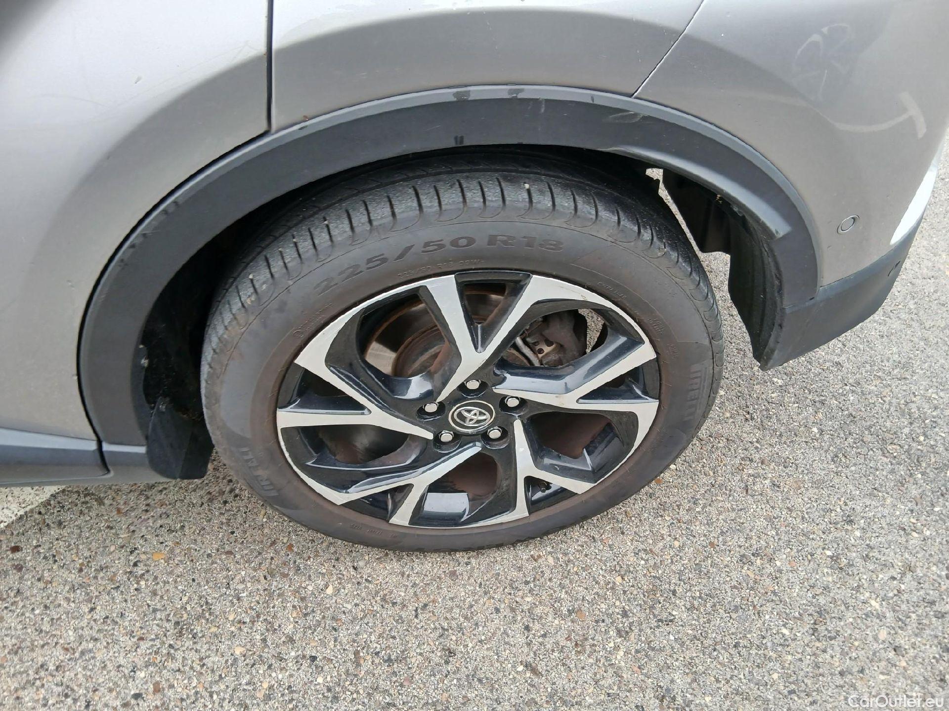  Toyota  C-HR TOYOTA  / 2016 / 5P / todoterreno 1.8 125H Advance (CX) #22