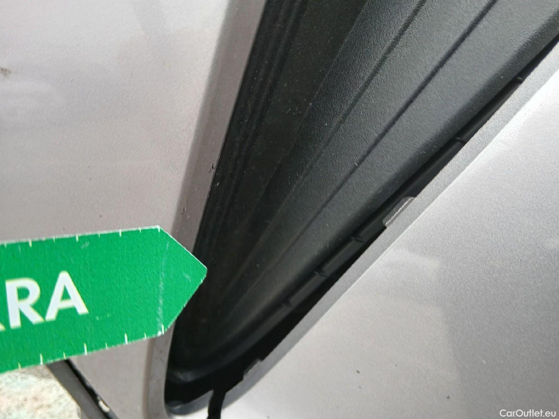  Toyota  C-HR TOYOTA  / 2016 / 5P / todoterreno 1.8 125H Advance (CX) #6