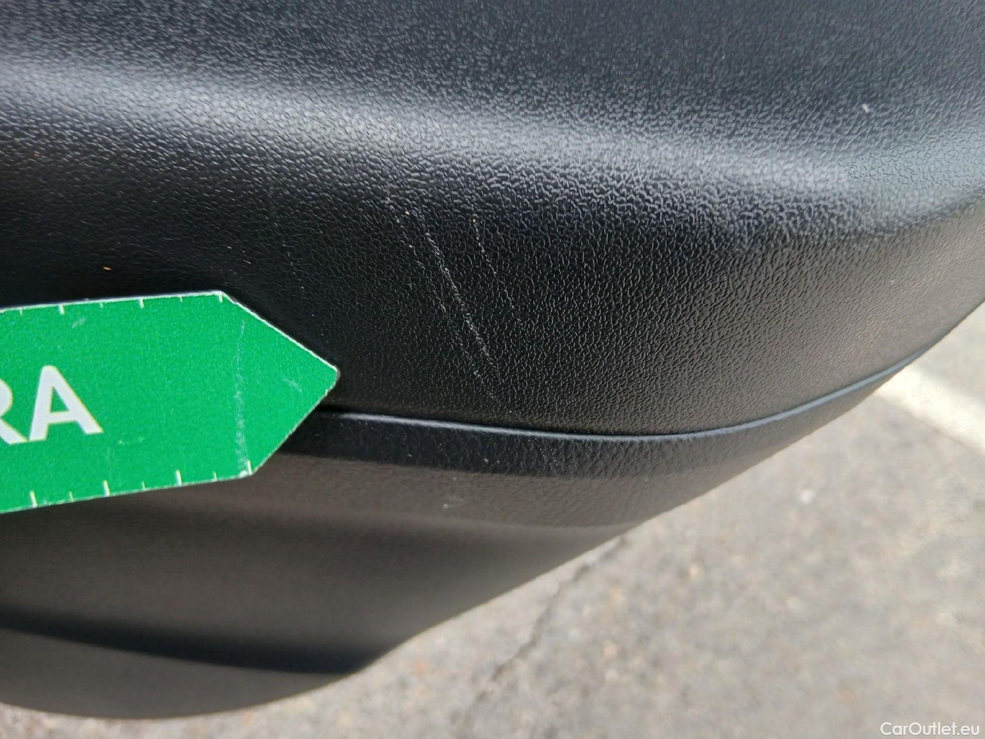  Toyota  C-HR TOYOTA  / 2016 / 5P / todoterreno 1.8 125H Advance (CX) #37